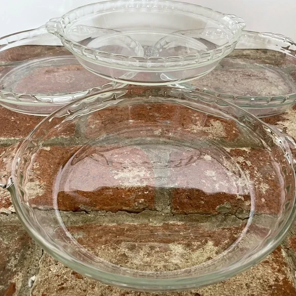 Four Pyrex Pie Plates